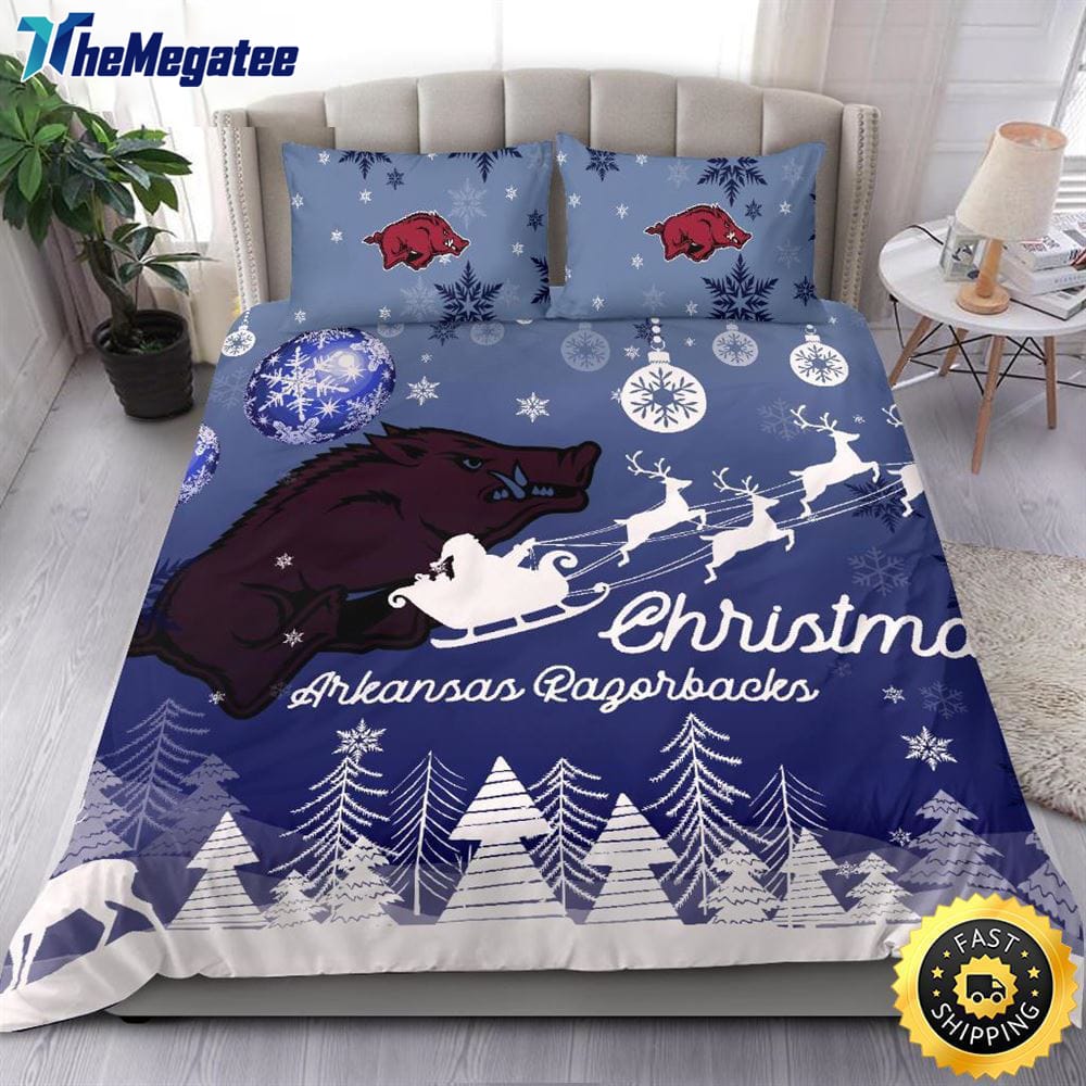 NCAA Arkansas Razorbacks Bedding Sets Santa Claus Sleigh And Reindeer Christmas Quilt Bedding Sets 2025 NCAA Arkansas Razorbacks Bedding Sets Santa Claus Sleigh And Reindeer Christmas Quilt Bedding Sets 2025